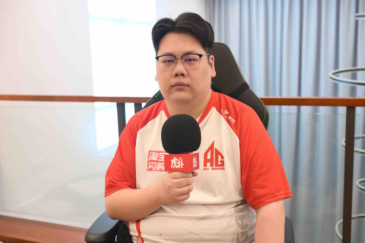 具拿枪就好, DeLb最, 队EDG
