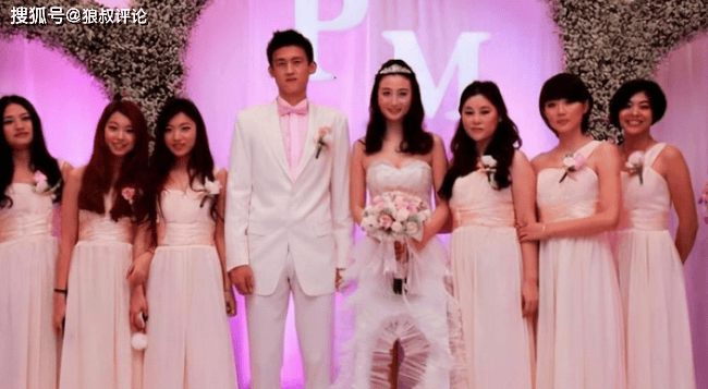 很多球迷吐, 引发外界的 很多球迷吐, 引发外界的