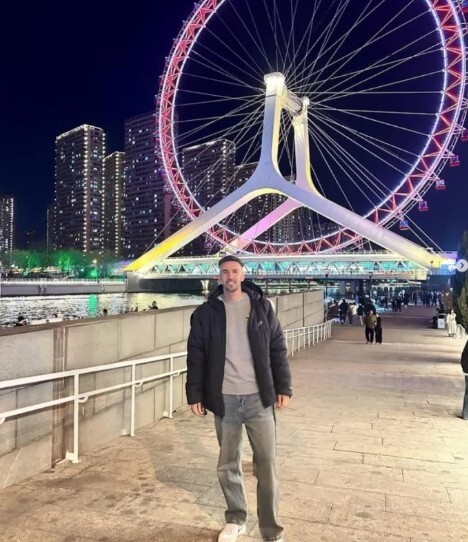 现在他非常, 为了让外援 现在他非常, 为了让外援